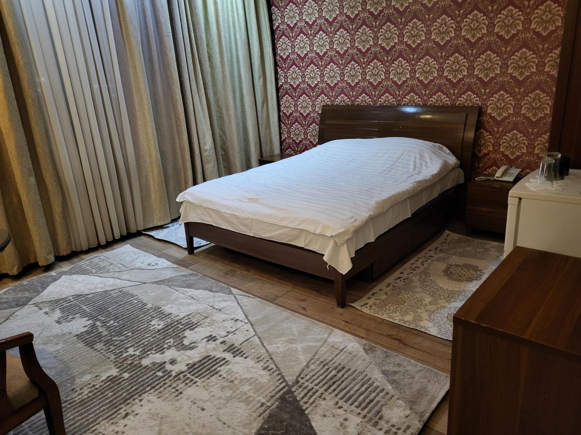 Seoul Hotel Shymkent Eksteriør billede