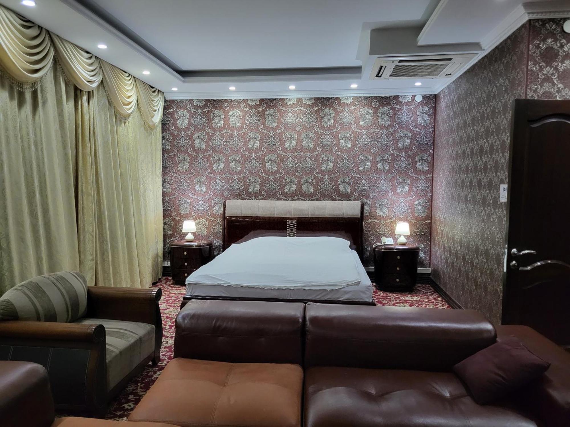 Seoul Hotel Shymkent Eksteriør billede