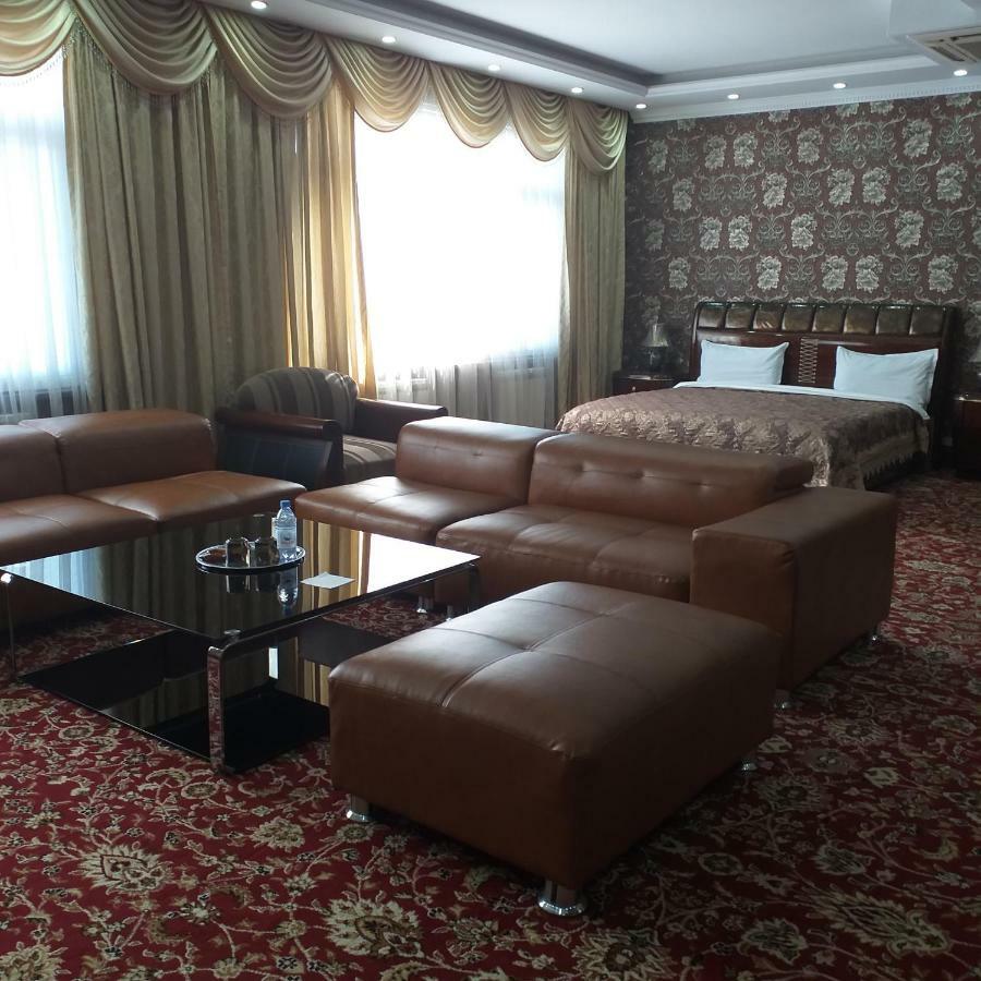 Seoul Hotel Shymkent Eksteriør billede