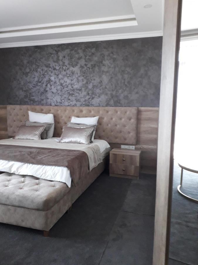 Seoul Hotel Shymkent Eksteriør billede